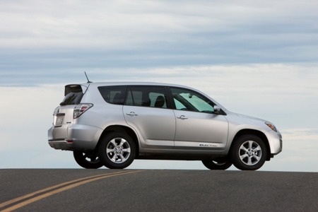 Toyota trình làng xe RAV4 phiên bản chạy điện - 19 Toyota trình làng xe RAV4 phiên bản chạy điện
