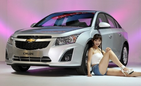 Xe Cruze 2013 ra mắt thị trường Đông Nam Á - 3 GM giới thiệu xe Chevrolet Cruze phiên bản mới
