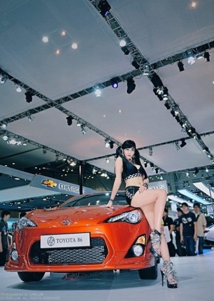 Ngọt ngào nhan sắc tại Triển lãm ô tô Busan 2012