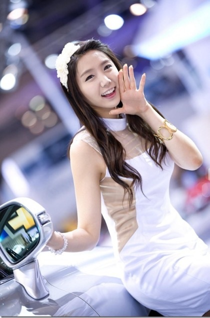 Ngọt ngào nhan sắc tại Triển lãm ô tô Busan 2012