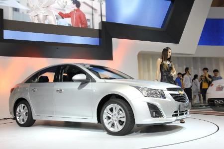 Xe Cruze 2013 ra mắt thị trường Đông Nam Á - 5 GM giới thiệu xe Chevrolet Cruze phiên bản mới