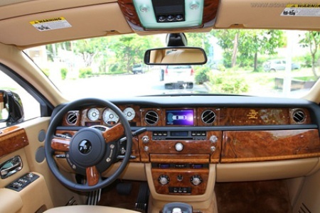 Chiếc Phantom phiên bản Rồng thứ 4 về Việt Nam