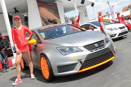 Nhộn nhịp người đẹp và xe tại Wörthersee Tour 2012