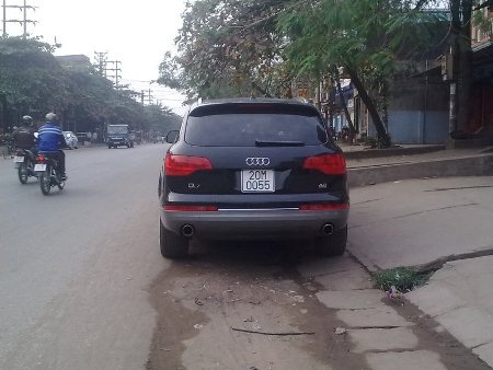 Ngắm xe sang biển đẹp ở Thái Nguyên - 14 Audi Q7