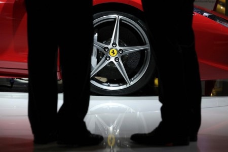 Nhà giàu Ý đua nhau bán siêu xe - 1 Nhà giàu Ý đua nhau bán siêu xe