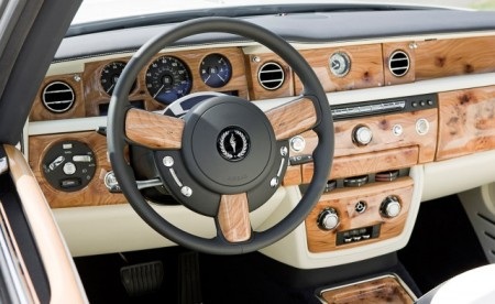 Bộ ba xe Phantom “Không bán” có gì đặc biệt? - 8 Logo truyền thống của Rolls-Royce