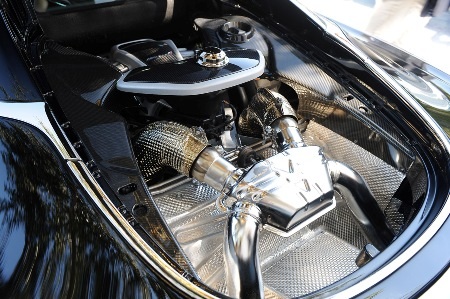 Kết cấu bằng sợi carbon giúp xe X-1 có được trọng lượng chỉ 1.400kg