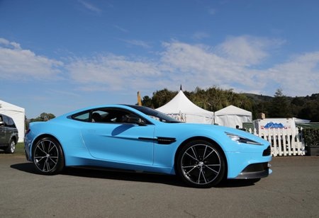 Aston Martin giới thiệu xe Vanquish concept màu xanh mát mắt và rất nổi bật (Ảnh: GTSpirit)