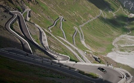 Jethro Bovingdon, phóng viên tại châu Âu của tạp chí