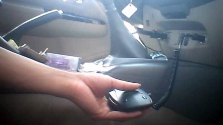 Loại thiết bị phát hiện súng bắn tốc độ được lắp đặt trên ôtô để đối phó với CSGT (Ảnh: A.Thoa)