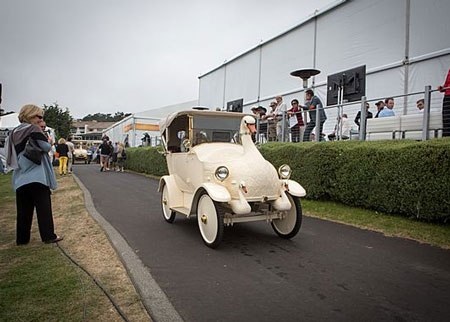 Chiếc xe thu hút sự chú ý và cả thích thú đặc biệt của khách tham quan (Ảnh: Jay Leno’s Garage)
