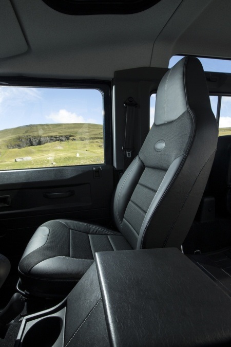 Hệ thống loa Alpine là trang bị tùy chọn