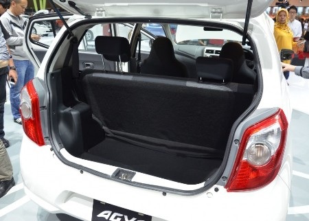Toyota ra mắt mẫu xe nhỏ giá rẻ Agya - 4 Nhật Minh