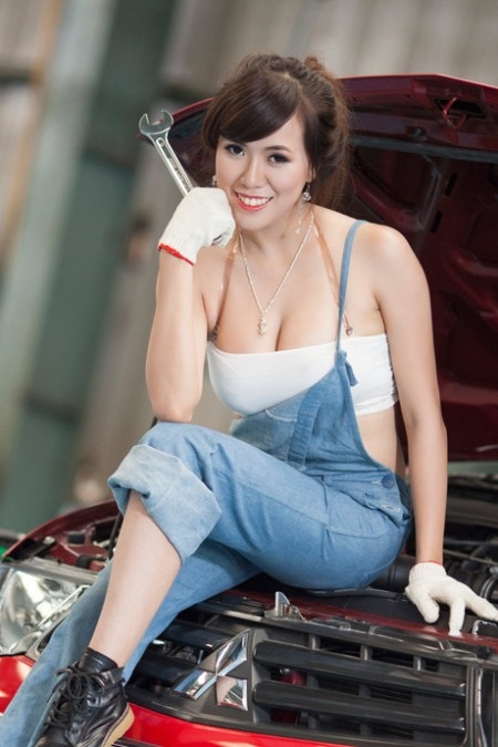 Cùng hotgirl đi sửa xe - 8 Photo: