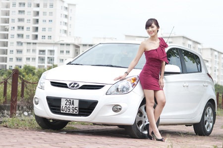 Những lựa chọn xe nhỏ thời trang cho phái đẹp - 1 Hyundai i20 hiện có giá bán 519 triệu đồng tại Việt