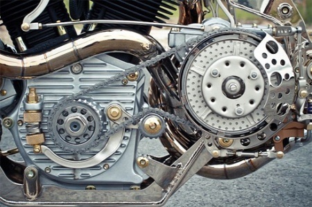 Thunderbike PainTTless - Hoàn hảo từng chi tiết - 13 Động cơ và nhiều chi tiết bên ngoài được phủ nikel