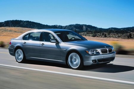 Vận đen của BMW 7-Series