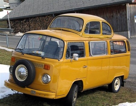 Volkswagen Kombi - Chiếc xe của tinh thần tự do - 6 Xe Kombi chính thức được sản xuất từ năm 1950, là mẫu xe thứ hai của Volkswagen, sau Beetle