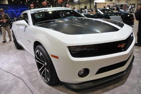 Ấn tượng Camaro độ - 7 Xe được lắp hệ thống ống xả kép của xe Camaro ZL1