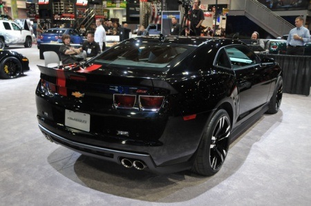 Ấn tượng Camaro độ - 10 Nội thất xe Camaro Performance V8 được trang bị ghế, vô-lăng và cần số như của xe ZL1.