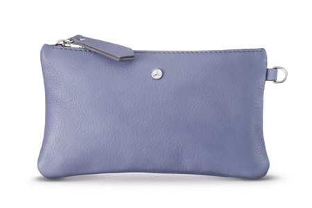 Ví da đựng mỹ phẩm hiệu Mercedes, giá 49,9 euro (64 USD)