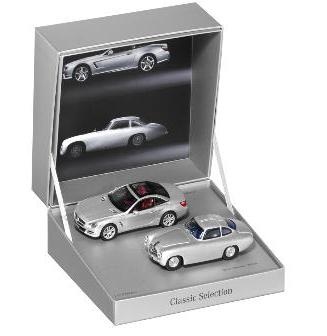 Bộ hai xe mô hình dòng SL, tỷ lệ 1:43, giá 89,9 euro (115 USD)