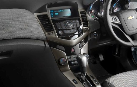 Xe Cruze 2013 ra mắt thị trường Đông Nam Á - 6 Hình ảnh xe Cruze 2013 ra mắt tại Triển lãm ô tô Busan hồi cuối tháng 5