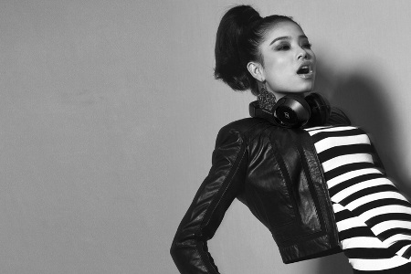 Phiêu với bộ ảnh “Born to be White” của SVHouse