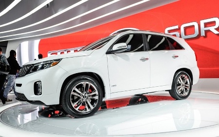 Kia Sorento có nhiều thay đổi ở phiên bản 2014 - 4 Sorento là mẫu xe đầu tiên của Kia được trang bị hệ thống giải trí thông tin UVO eServices