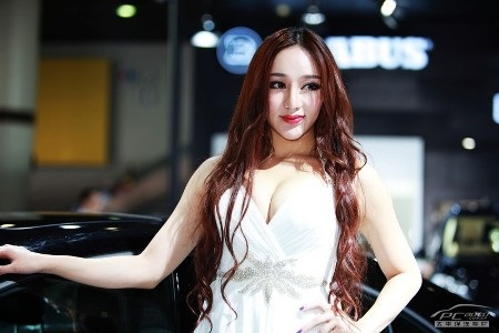 Ngắm người đẹp tại Triển lãm ô tô Quảng Châu - 15 Nhật Minh