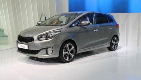 Kia Carens thế hệ mới (Ảnh: Carscoop)
