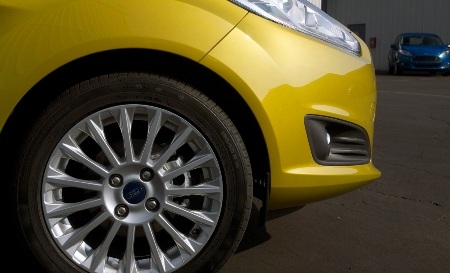 Cận cảnh xe Ford Fiesta bản động cơ EcoBoost 1.0L - 6 Bản hatchback 5 cửa