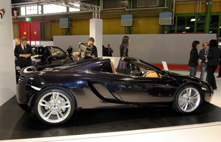 Triển lãm ô tô Bologna 2012: Cuộc chơi của siêu xe - 4 Lamborghini Aventador LP700-4