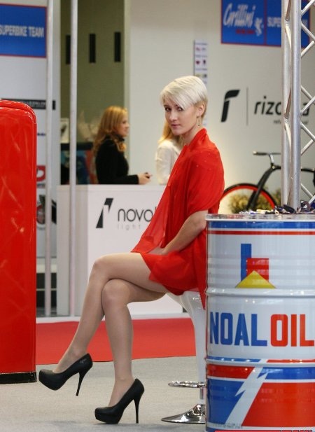 Ngọt ngào người mẫu Triển lãm ô tô Bologna 2012 - 1 Triển lãm ô tô Bologna 2012 diễn ra từ ngày 7-16/12 tại