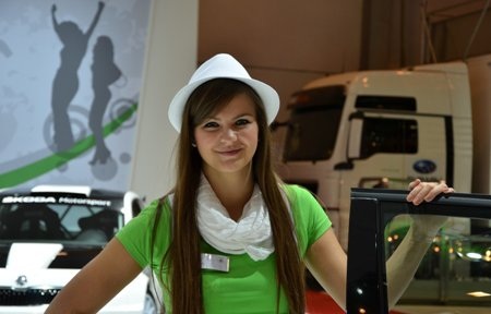 Triển lãm Essen 2012: Người mẫu không “áp đảo” xe - 12 Nhật Minh