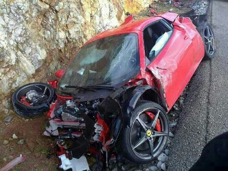 Siêu xe Ferrari 458 Spider “tử nạn” khi vừa rời đại lý - 2 Nhật Minh