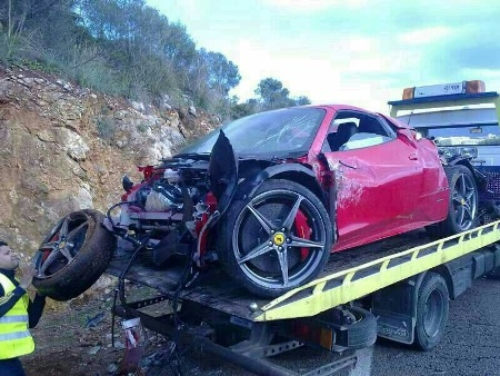 Siêu xe Ferrari 458 Spider “tử nạn” khi vừa rời đại lý - 3 Nhật Minh