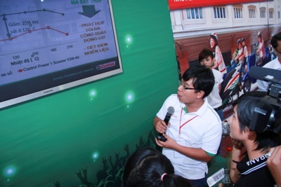 Một khán giả tham gia