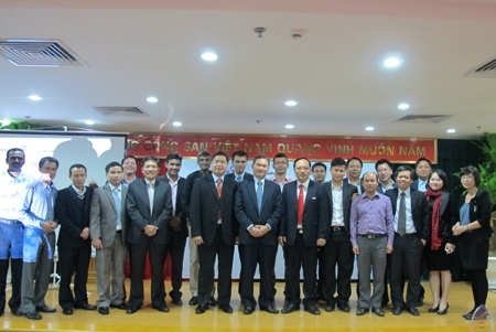 Tập thể tham gia dự án EMC