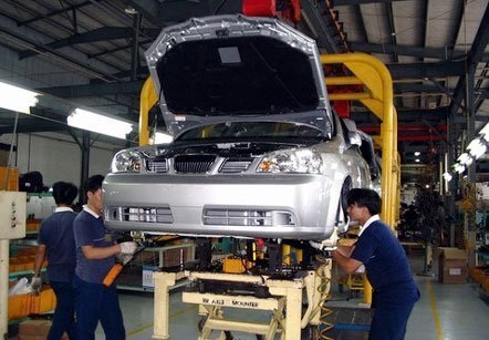 Doanh nghiệp ô tô lo đóng cửa  - 1 Doanh nghiệp ôtô lo đóng cửa