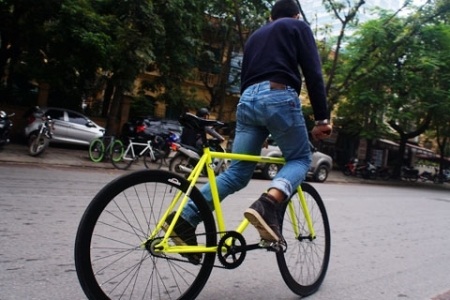 Thú chơi xe đạp fixie - 10 Phanh xe bằng cả trọng lượng cơ thể