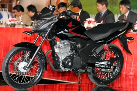 Tân binh Honda CB150 Verza giá 1400 USD thách thức Yamaha FZ150i