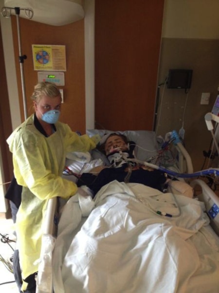 Trở về trong sự chào đón nồng nhiệt của bạn bè và người thân