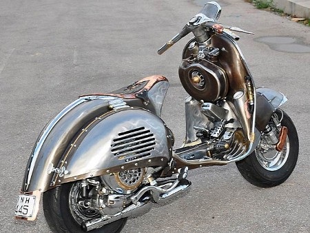 Xem thêm ảnh cận cảnh xe