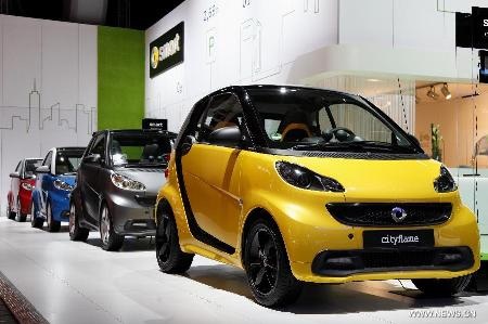 Toàn cảnh Triển lãm ô tô Brussels 2013 - 18 Những chiếc Smart nhỏ xinh đầy màu sắc (Ảnh: Xinhua)