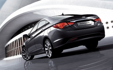 Xe Sonata có một số thay đổi ở phiên bản mới - 6 Thị trường Malaysia dùng xe tay lái nghịch
