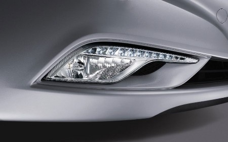 Xe Sonata có một số thay đổi ở phiên bản mới - 4 Thị trường Malaysia dùng xe tay lái nghịch