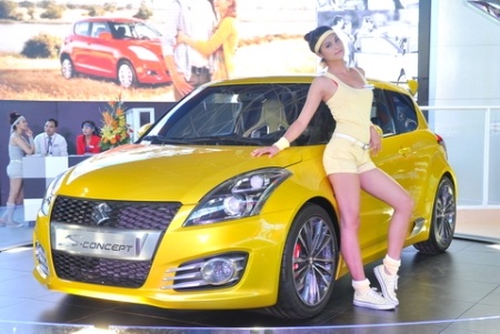 Bộ Tài chính khẳng định không có thay đổi về thuế, phí ô tô trong năm 2013