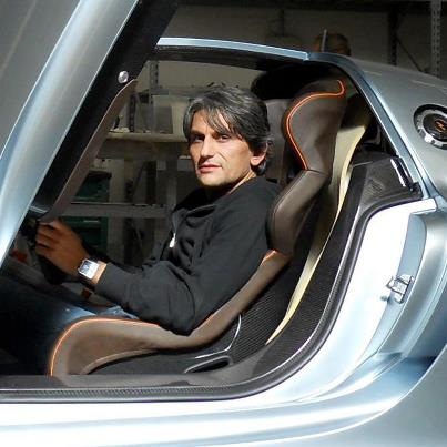 Nhà thiết kế Hakan Saracoglu năm nay 47 tuổi, là người Đức gốc Thổ Nhĩ Kỳ