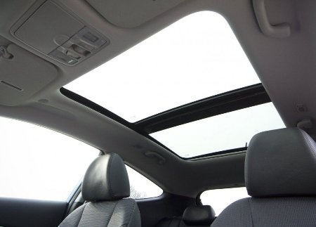 Các kích thước nội ngoại thất còn lại giống hệt bản 5 cửa